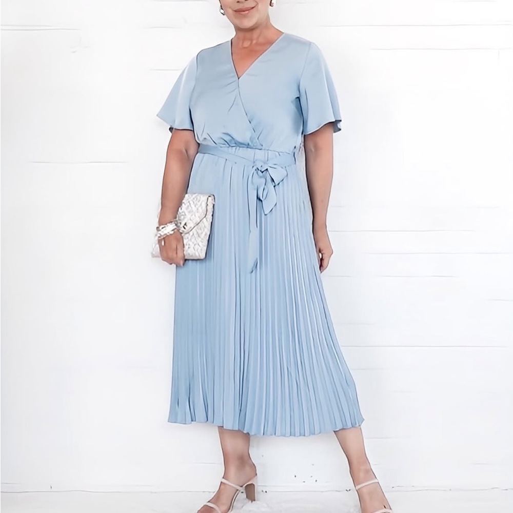 Elegant Blue Midi Dress